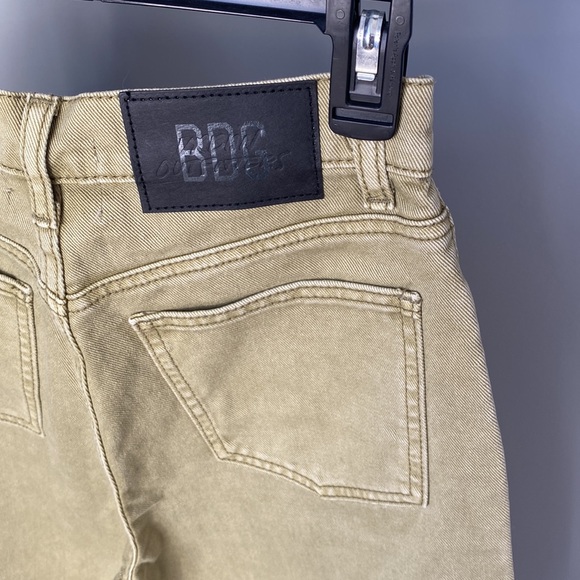 BDG Urban Outfitters Low A-Wide Jeans in Moss - Picture 6 of 10